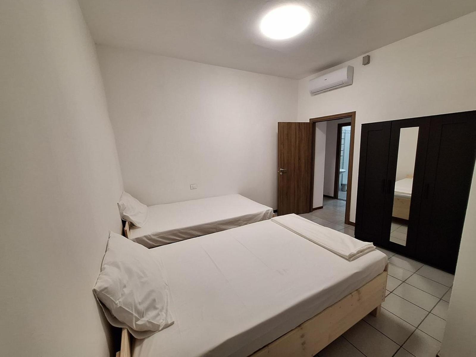 Fiore Apartments Fiorenzuola d'Arda Luaran gambar
